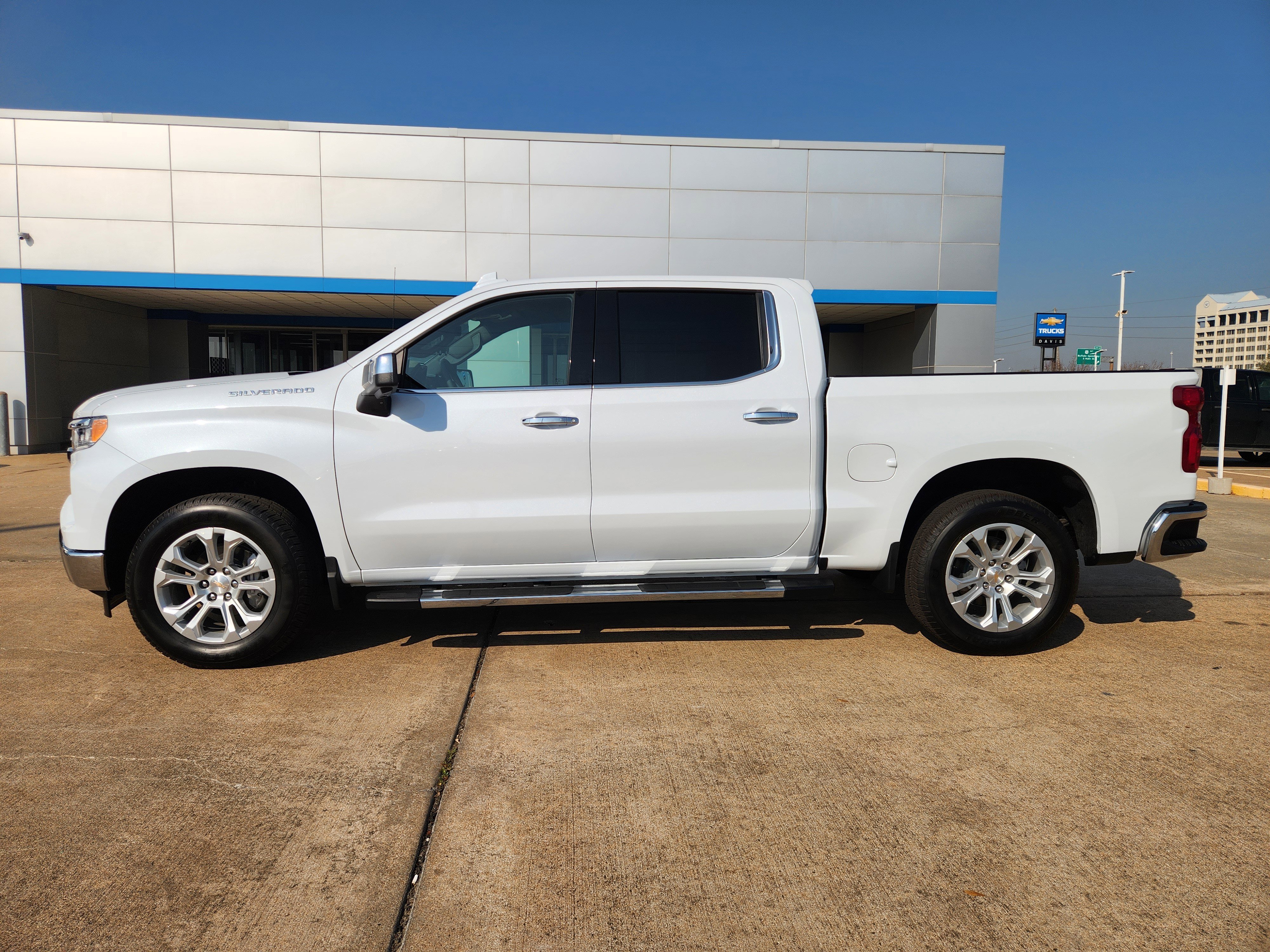 Certified 2026 Chevrolet Silverado 1500 LTZ image 5