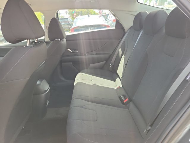 Certified 2026 Hyundai Elantra SE w/ Cargo Package FWD image 9