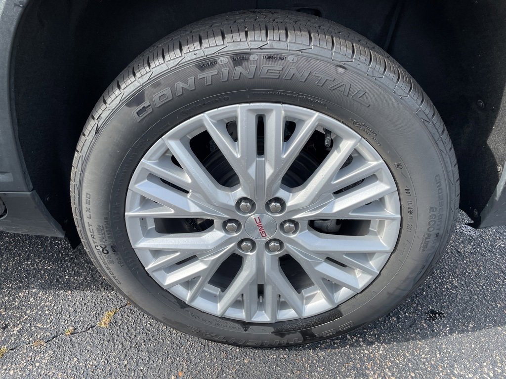 Used 2024 GMC Acadia Elevation image 4