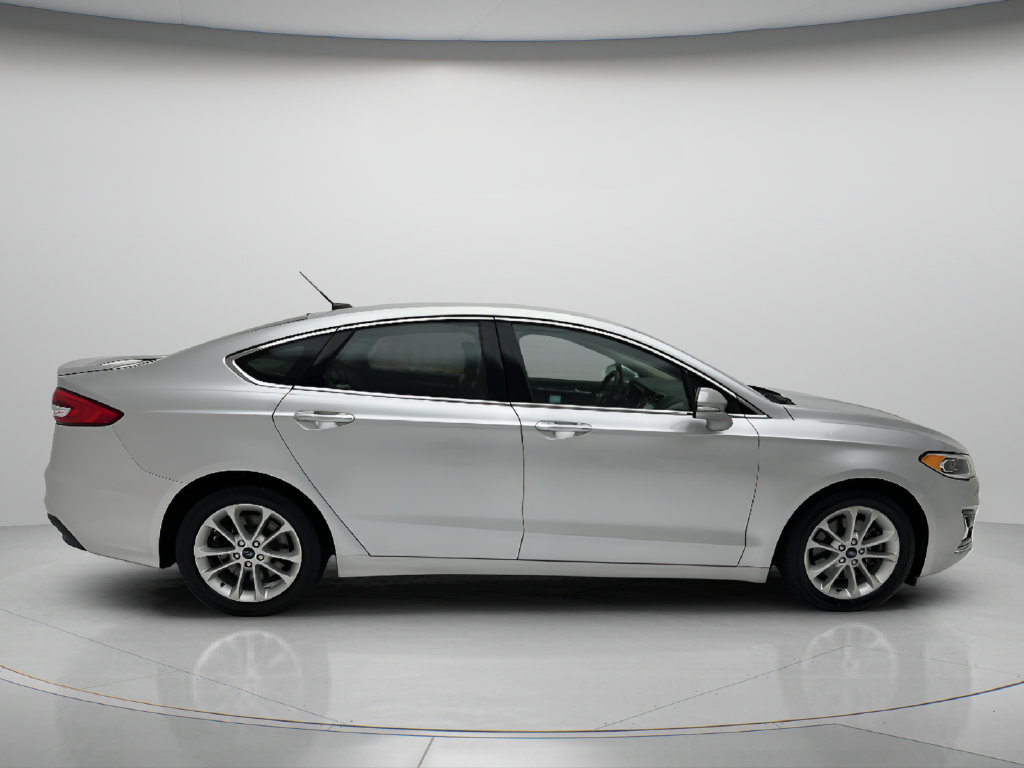 Used 2019 Ford Fusion Energi Titanium FWD image 6