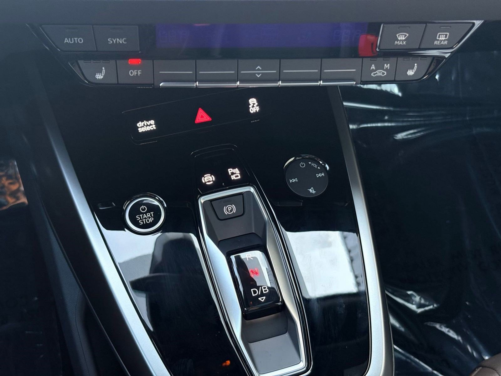 New 2026 Audi Q4 e-tron Premium image 24