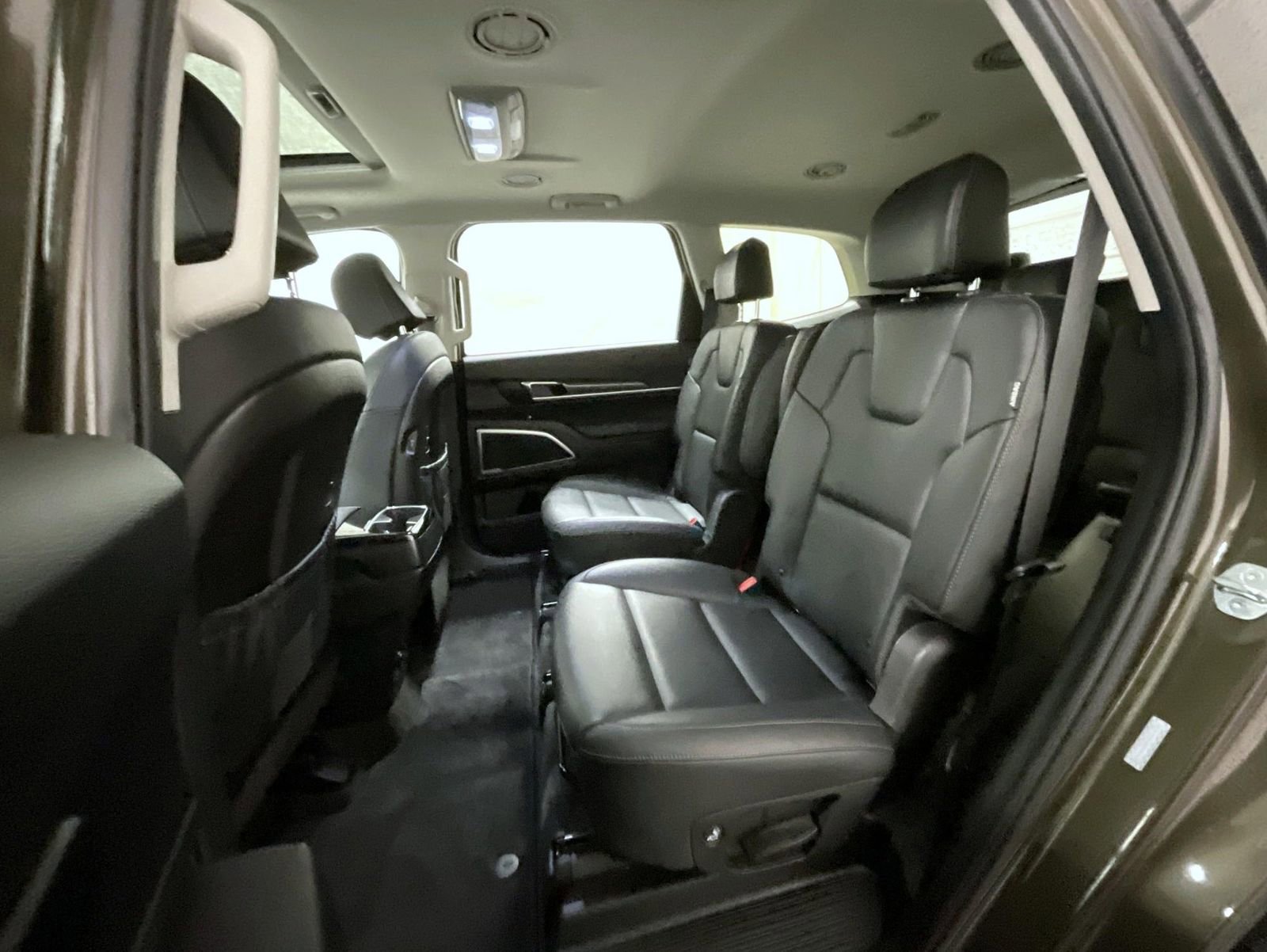 Used 2025 Kia Telluride S AWD/4WD image 19