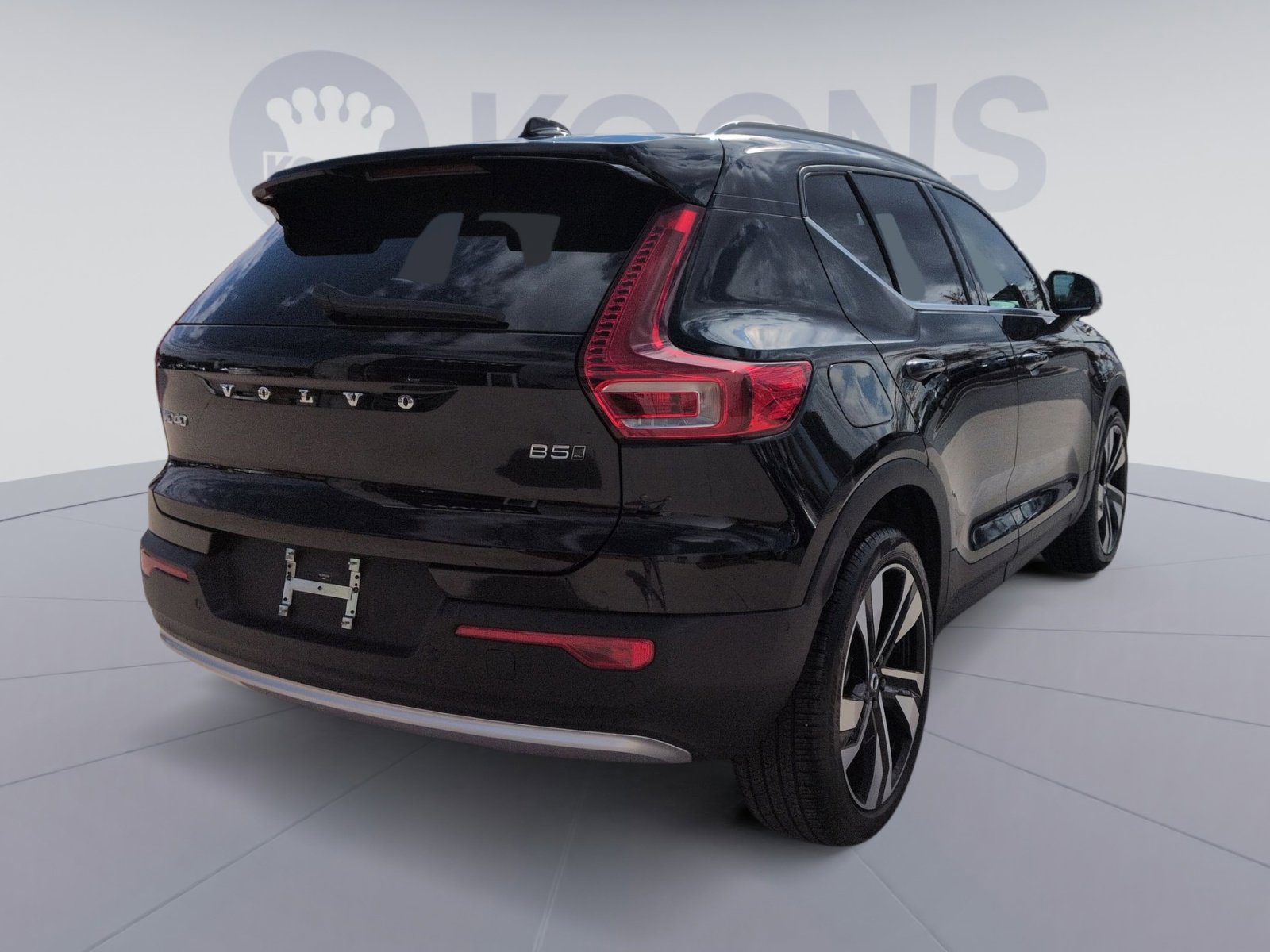Certified 2024 Volvo XC40 B5 Ultimate w/ Protection Package Premier image 7