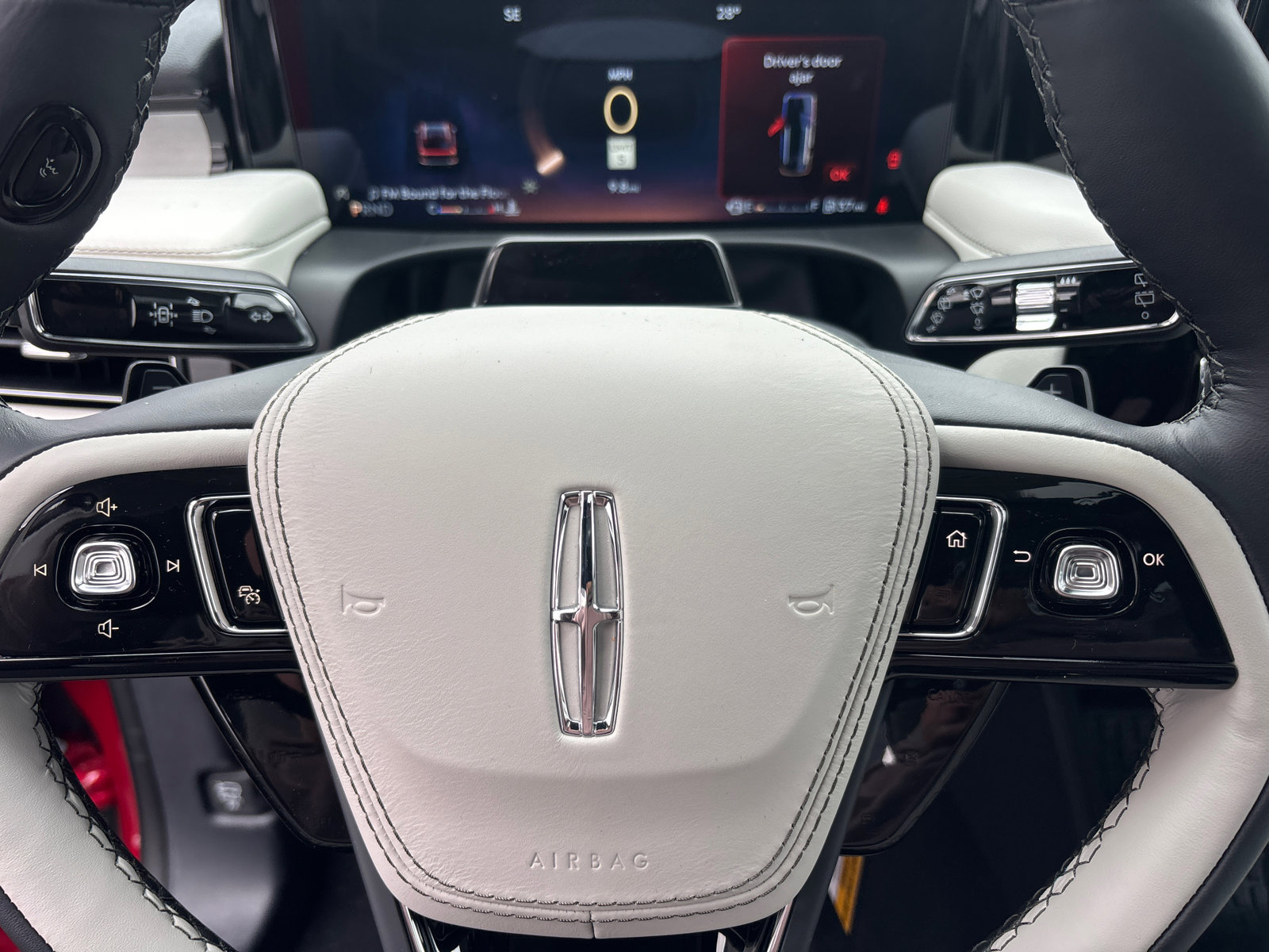 New 2026 Lincoln Aviator Reserve AWD/4WD image 16