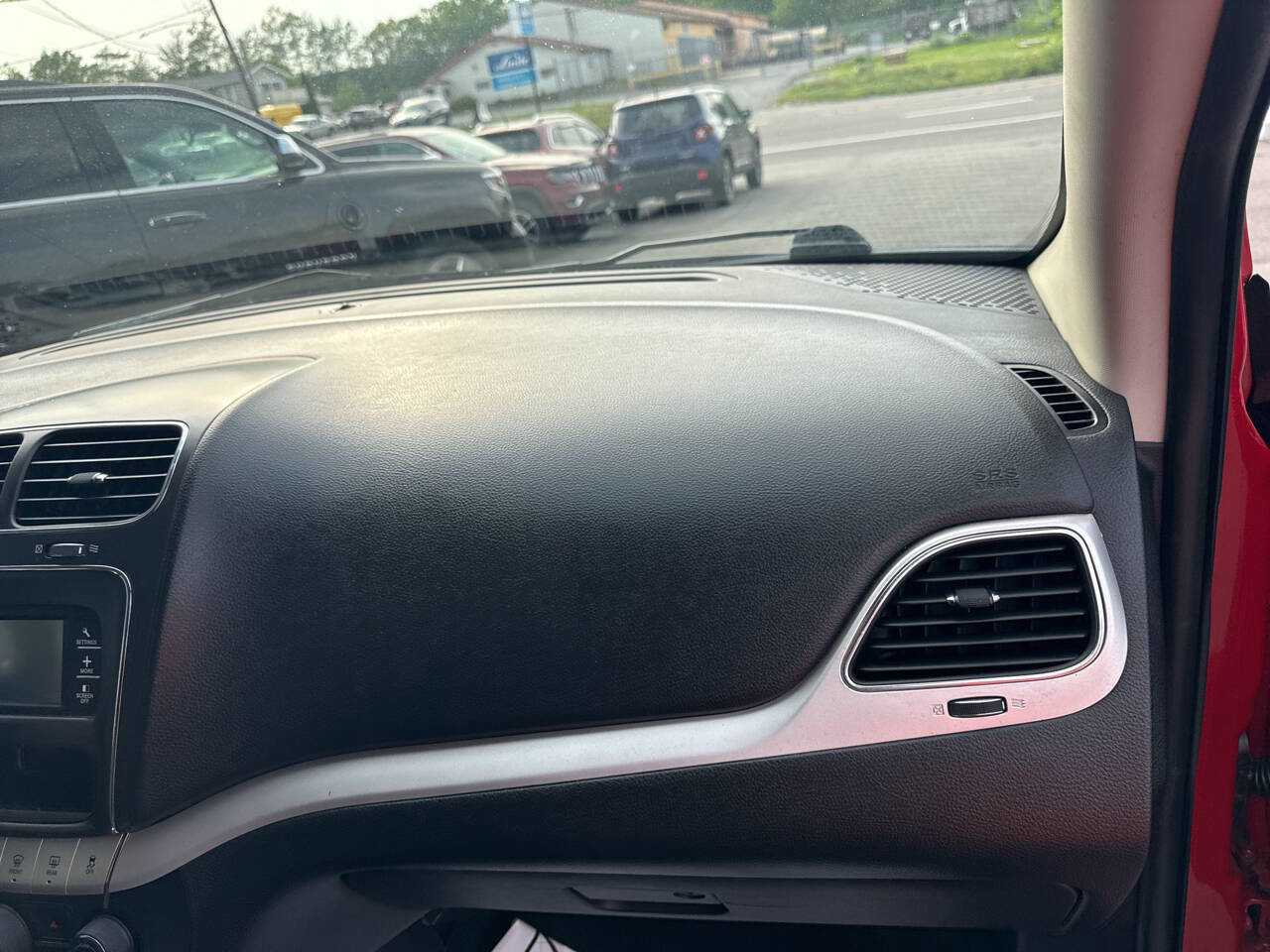 Used 2017 Dodge Journey SXT w/ Comfort/Convenience Group image 29