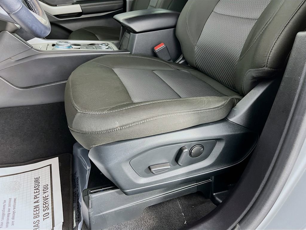 Used 2022 Ford Explorer XLT image 26