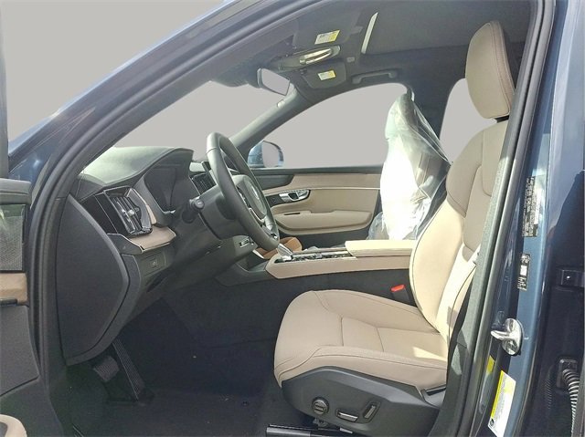 New 2026 Volvo XC90 B6 Plus w/ Protection Package Premier image 7