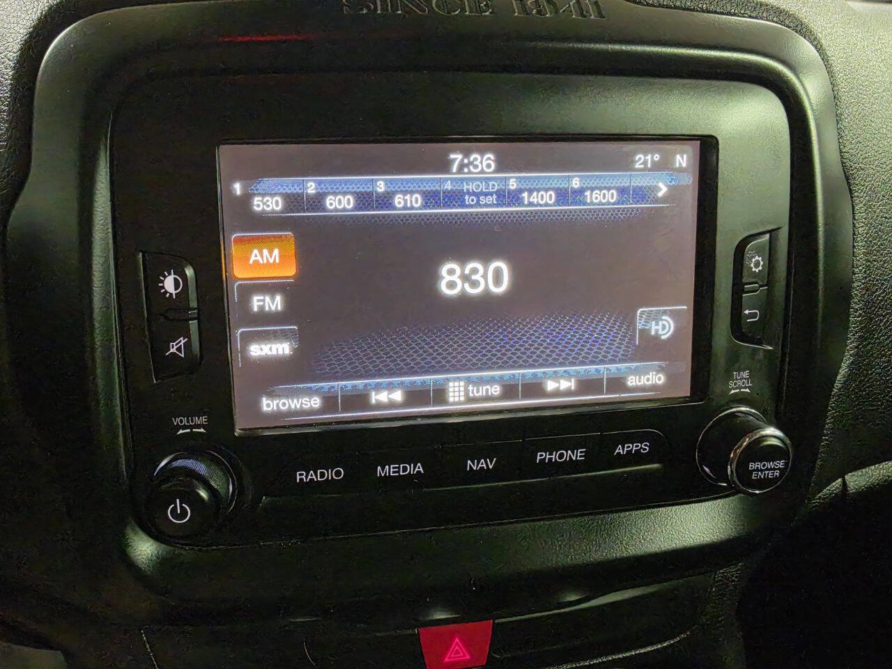 Used 2016 Jeep Renegade Trailhawk AWD/4WD image 35