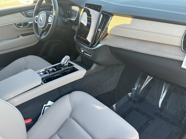 New 2026 Volvo XC90 B6 Plus w/ Protection Package Premier AWD/4WD image 14