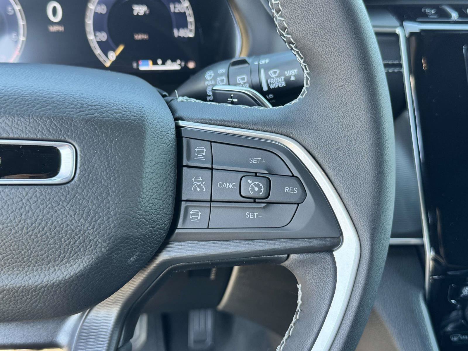 New 2025 Jeep Grand Cherokee L Altitude AWD/4WD image 10