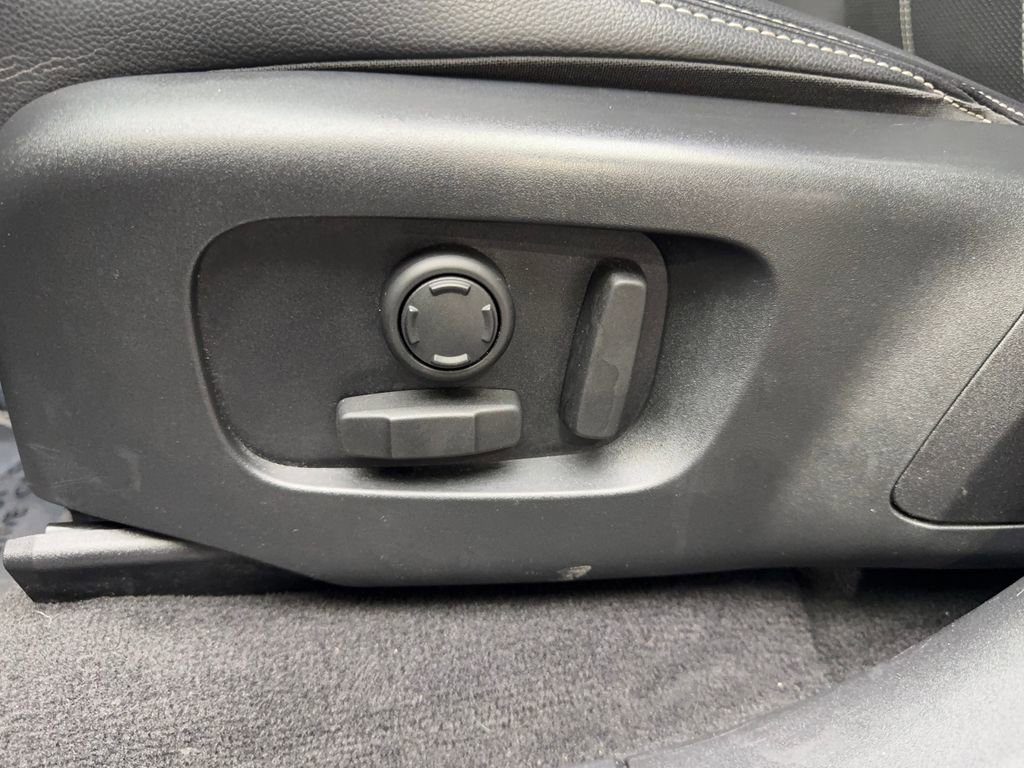 Used 2022 Land Rover Range Rover Velar R-Dynamic S image 30