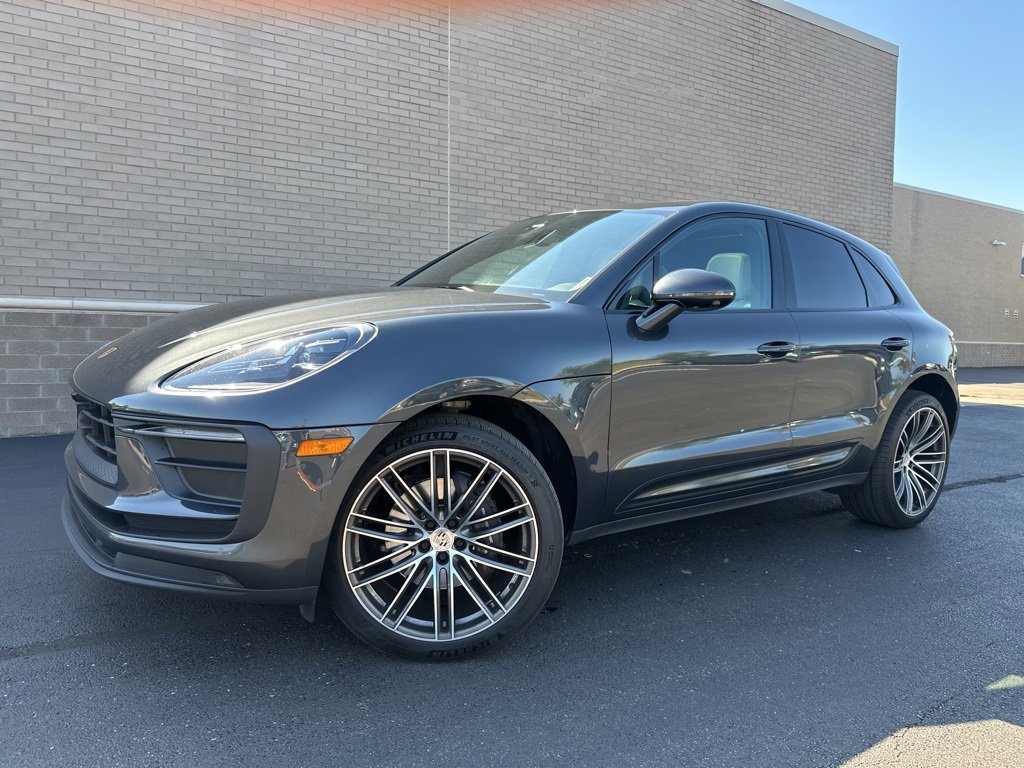 Used 2023 Porsche Macan Turbo image 1