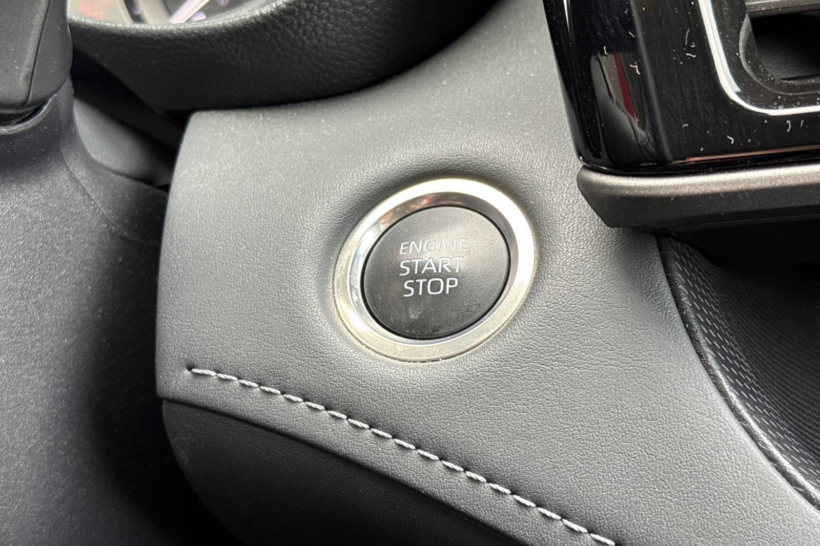 Used 2025 Toyota Highlander LE image 34