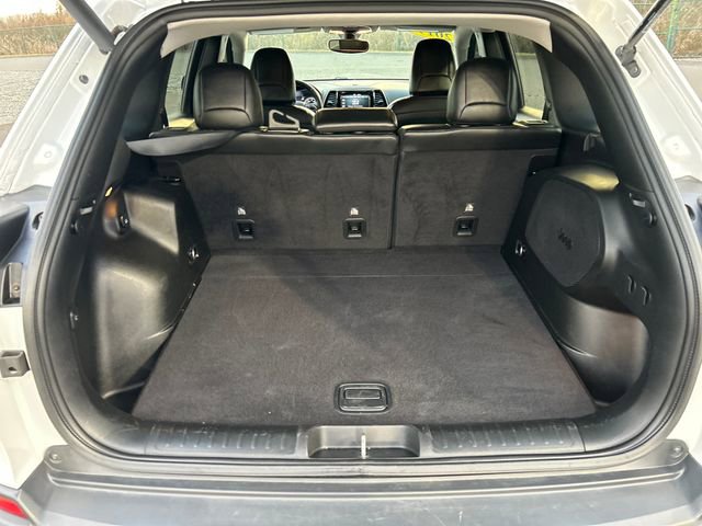 Used 2019 Jeep Cherokee Limited image 16