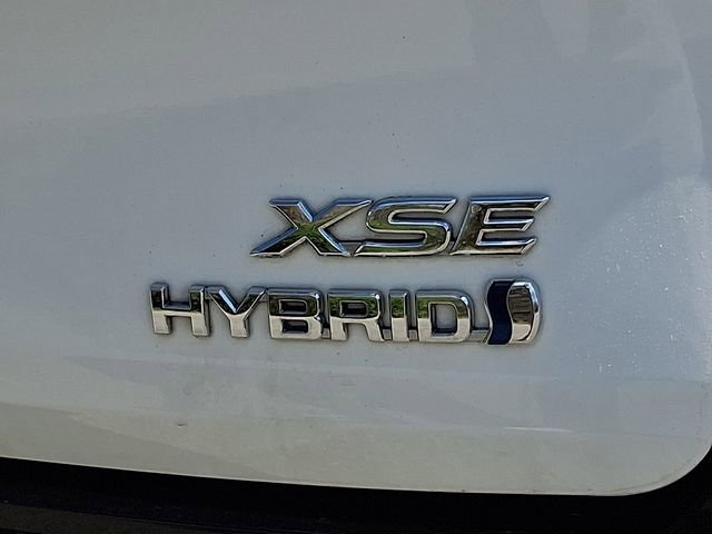 Used 2023 Toyota Sienna XSE image 36