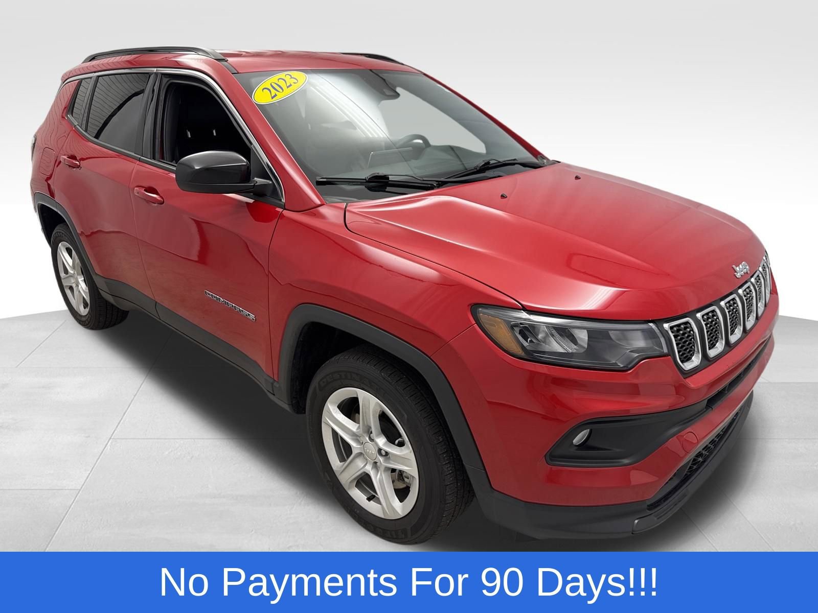 Used 2023 Jeep Compass Latitude AWD/4WD image 1