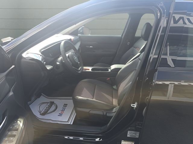 New 2026 Nissan Kicks SR FWD image 13