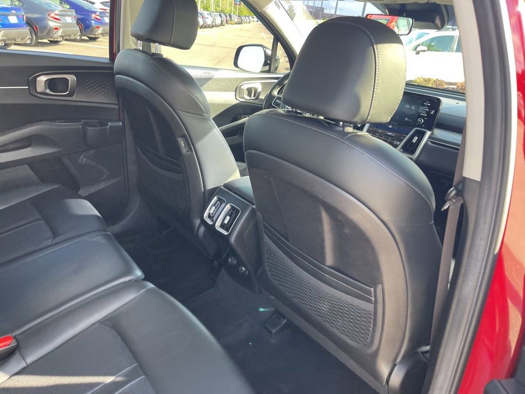 Used 2021 Kia Sorento S image 28