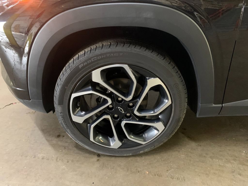 Used 2025 Chevrolet Trax RS w/ Sunroof Package image 33