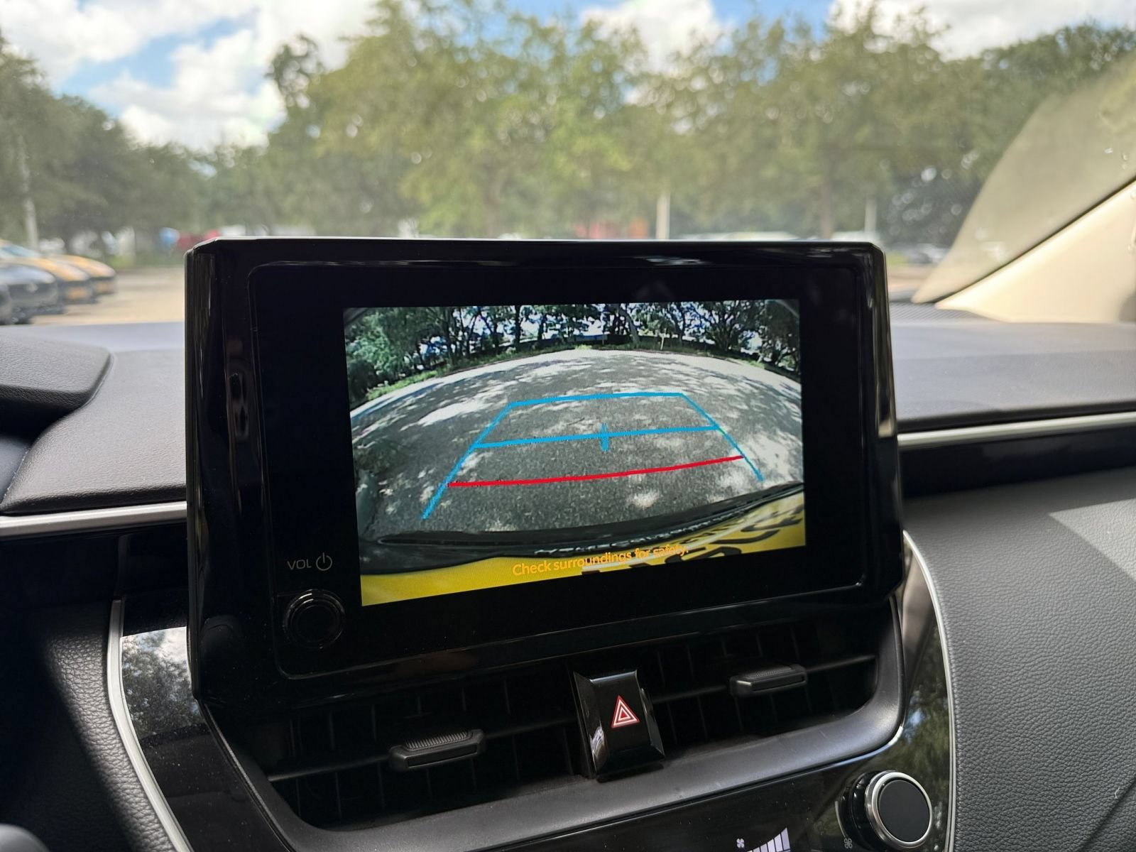Used 2025 Toyota Corolla LE FWD image 16