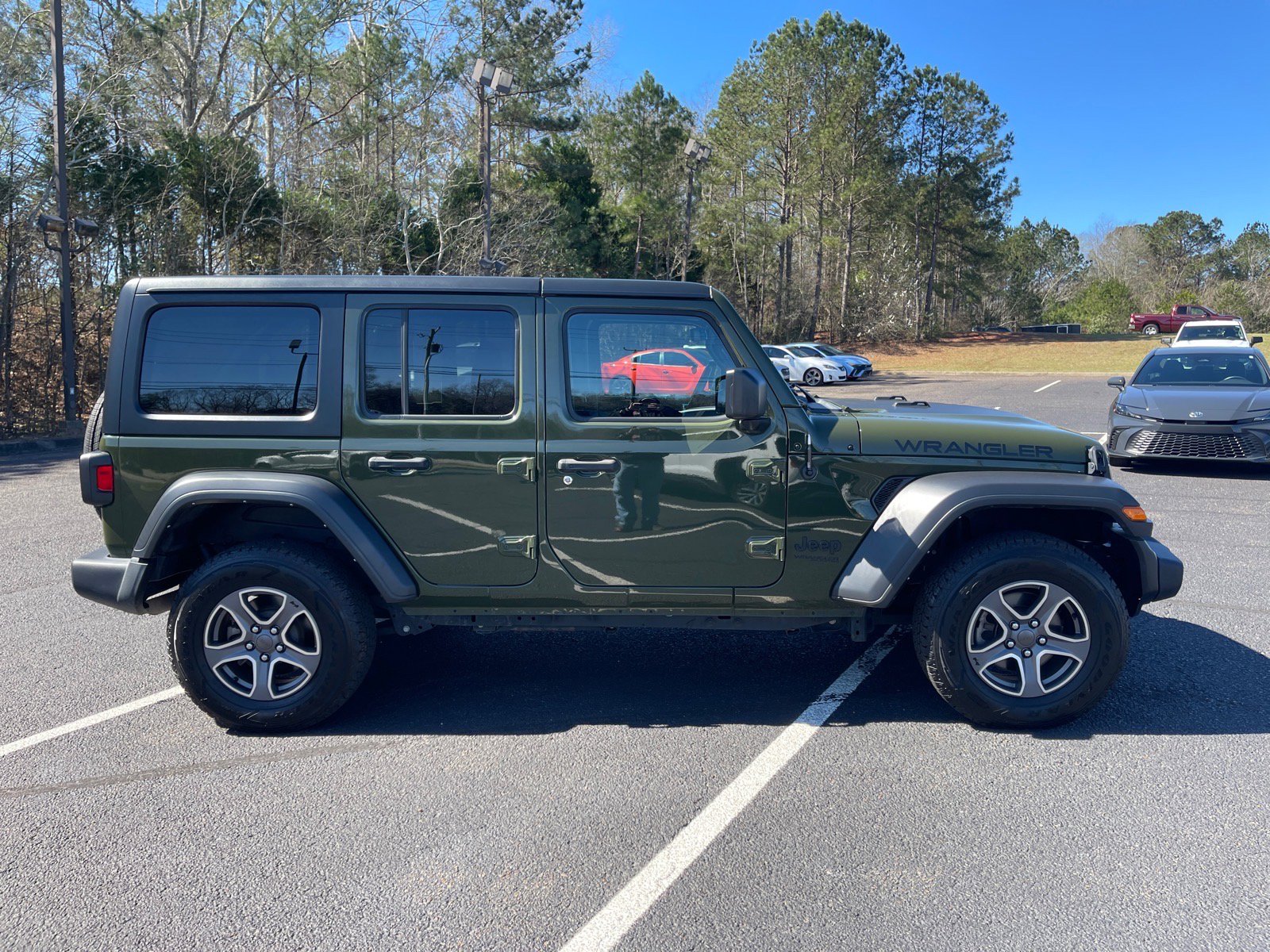 Used 2022 Jeep Wrangler Unlimited Sport image 21