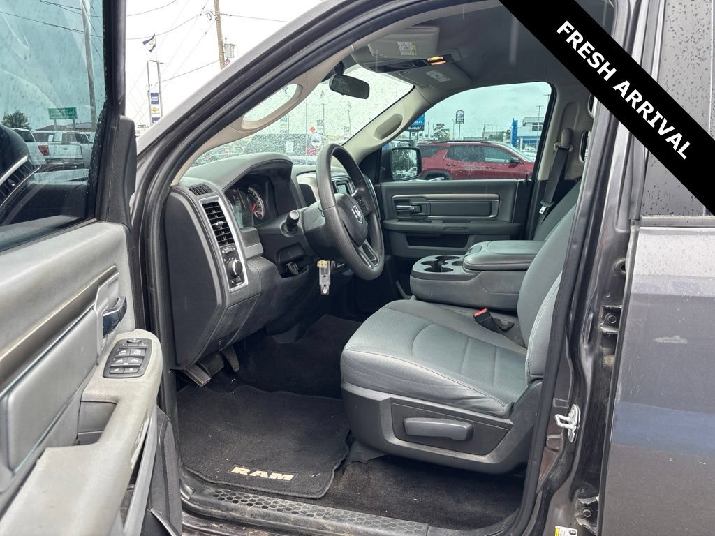 Used 2017 RAM 1500 Classic SLT AWD/4WD image 5