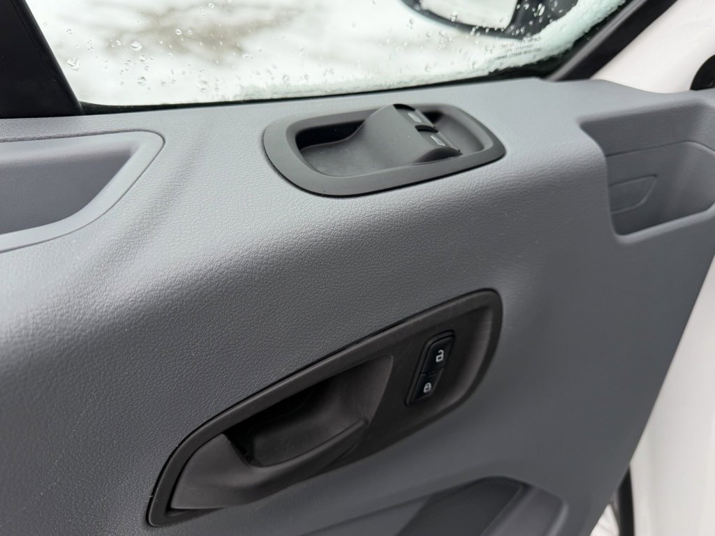 Used 2015 Ford Transit 150 XLT image 30