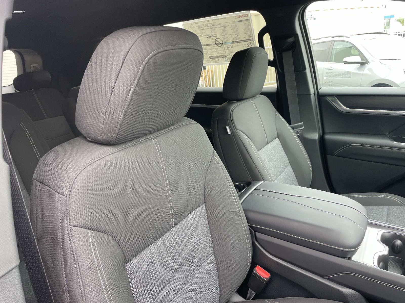 New 2026 GMC Acadia Elevation w/ Black Edition FWD image 28