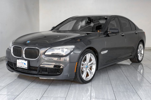 Used 2012 BMW 750i RWD image 4