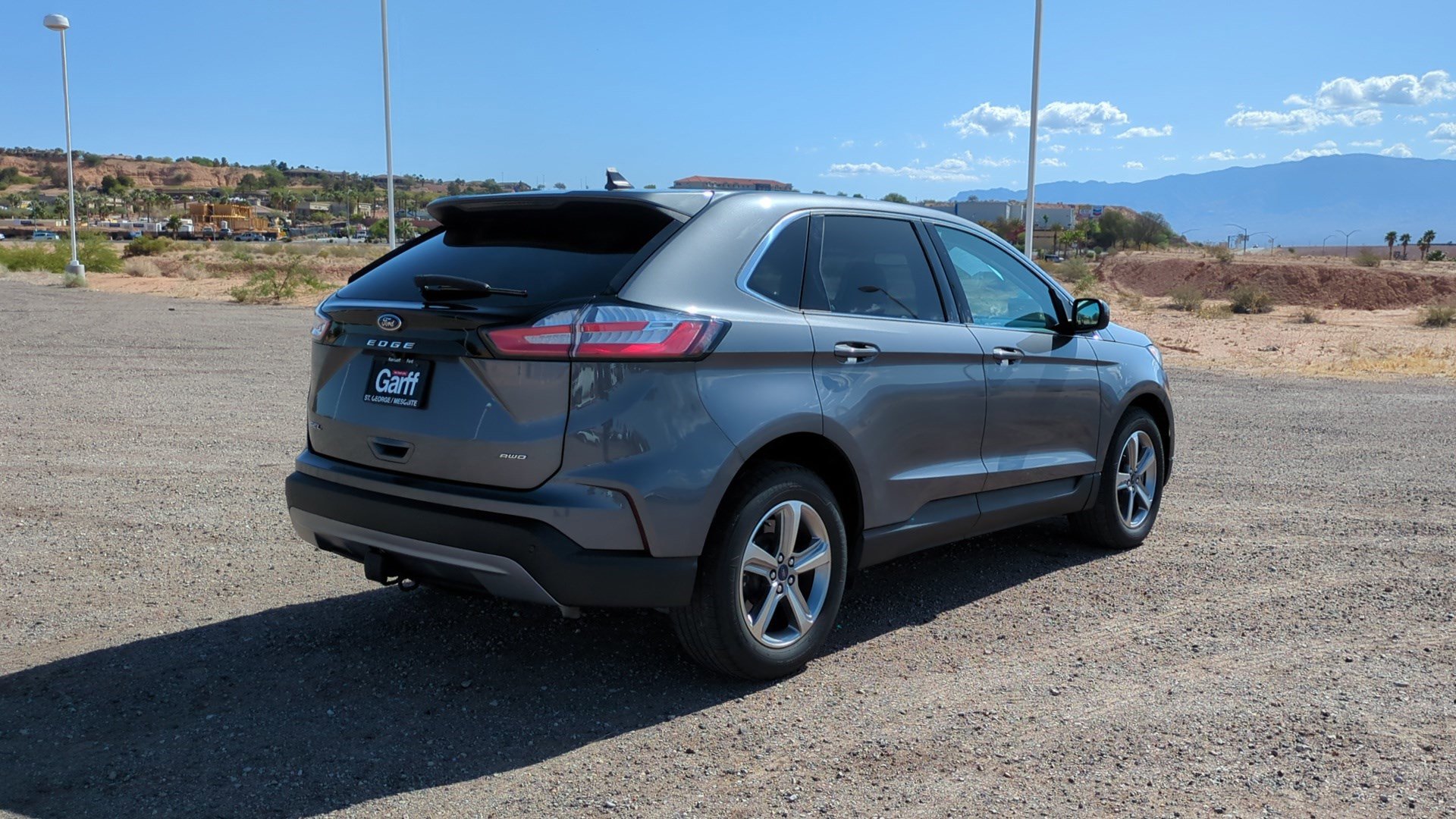 Used 2021 Ford Edge SEL w/ Convenience Package AWD/4WD image 3