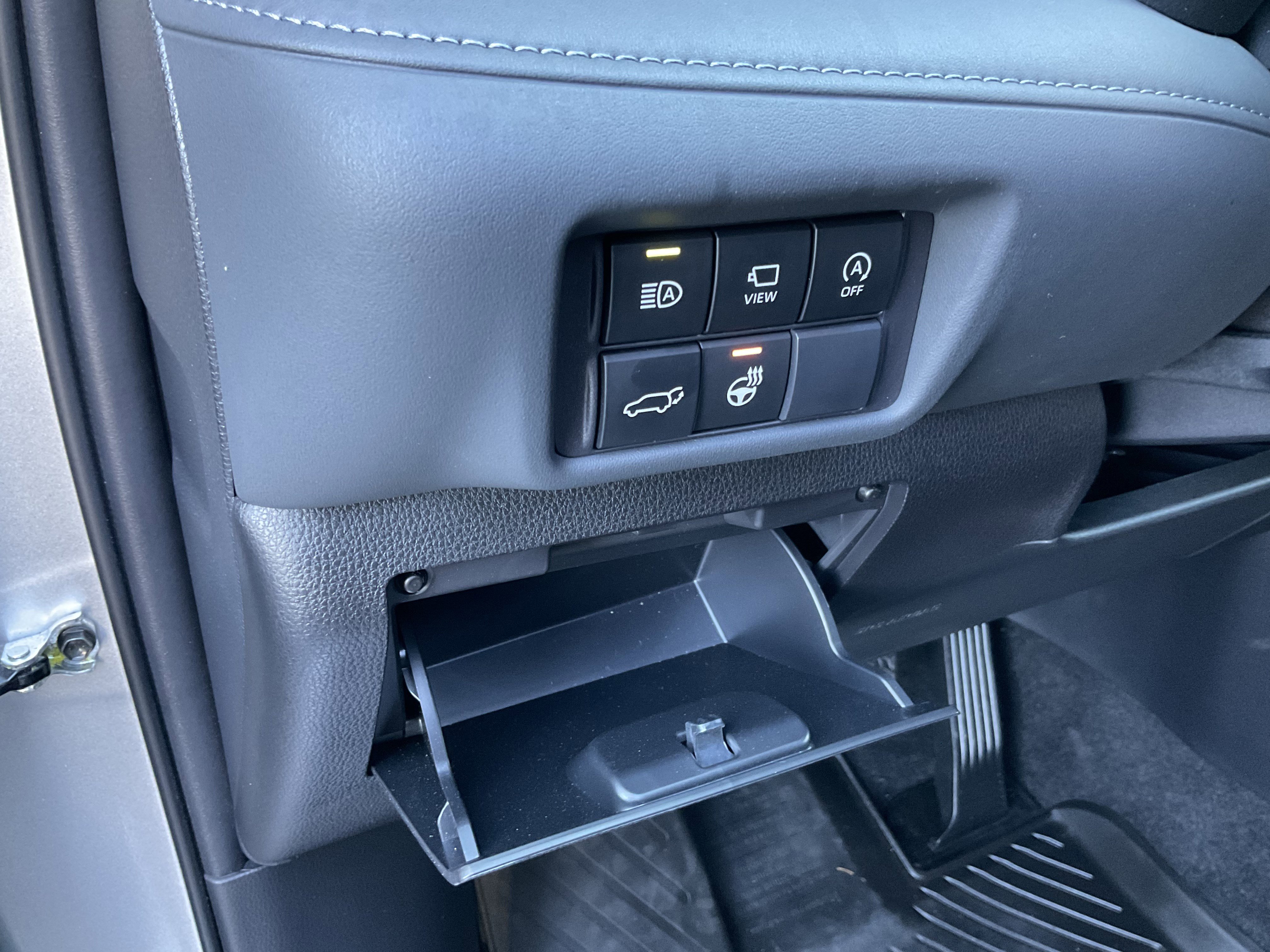 Used 2024 Toyota Highlander Platinum image 32