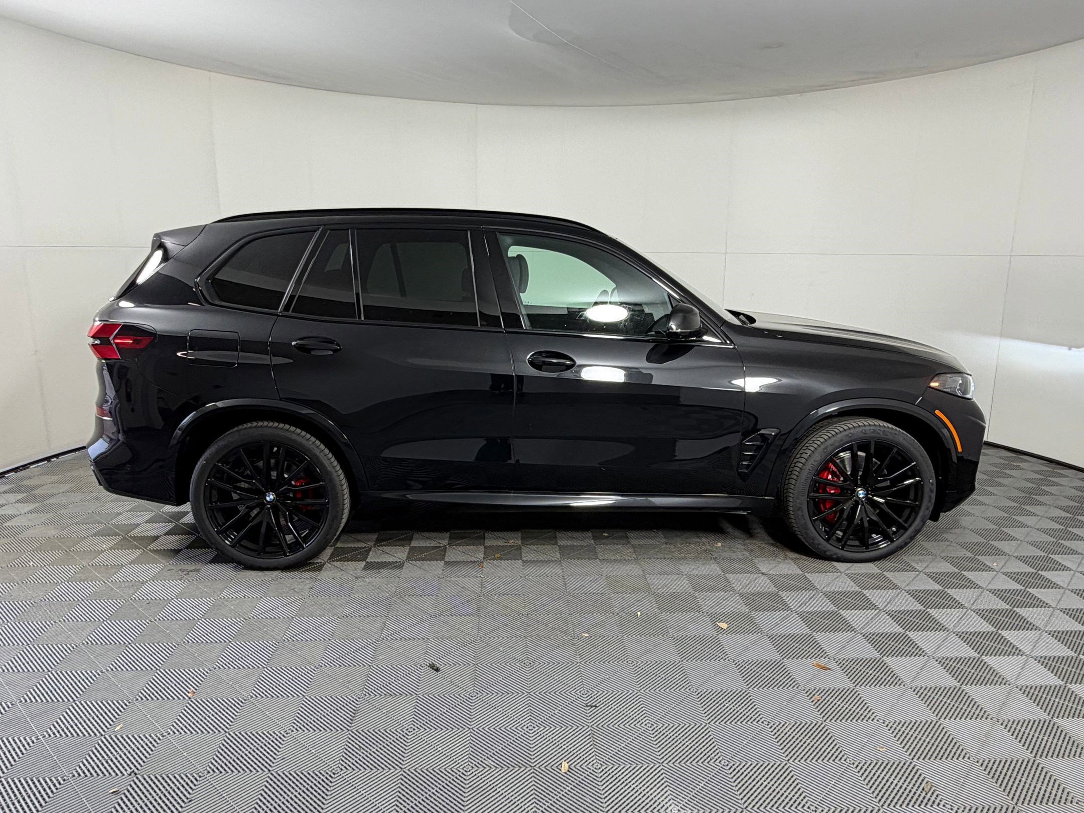 New 2026 BMW X5 sDrive40i w/ M Sport Package image 8
