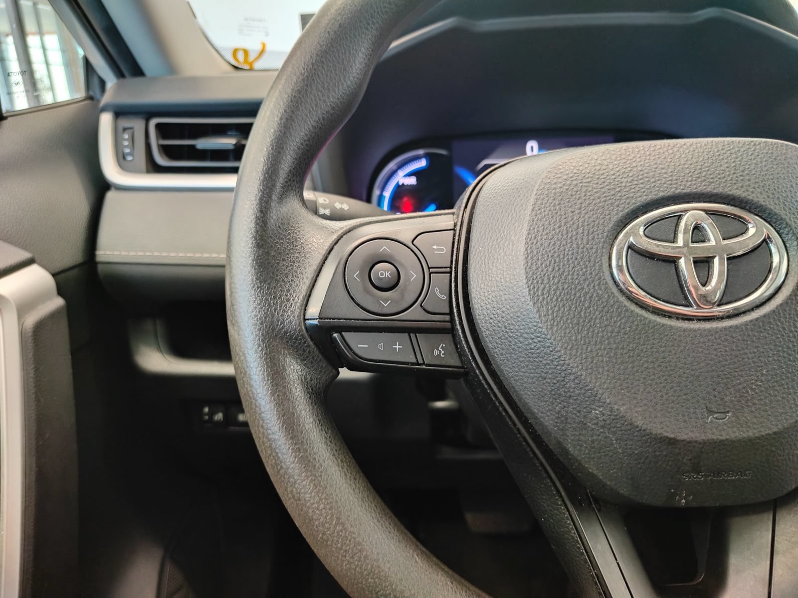 Used 2024 Toyota RAV4 XLE AWD/4WD image 11