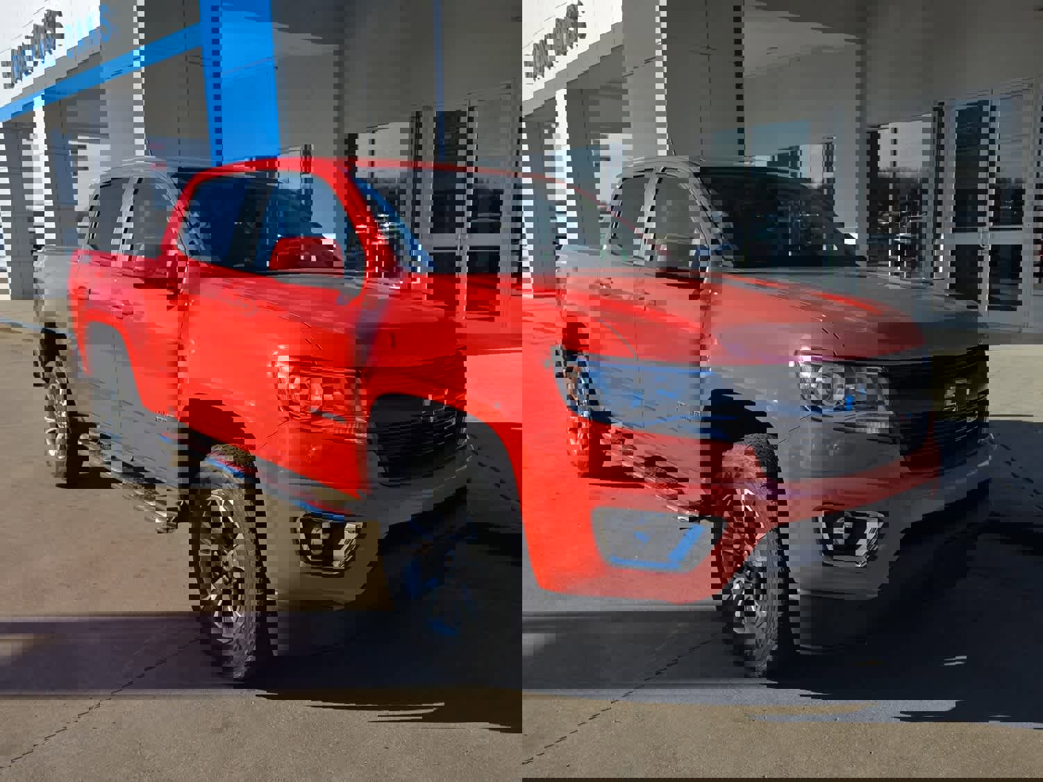 Used 2019 Chevrolet Colorado Z71 image 2