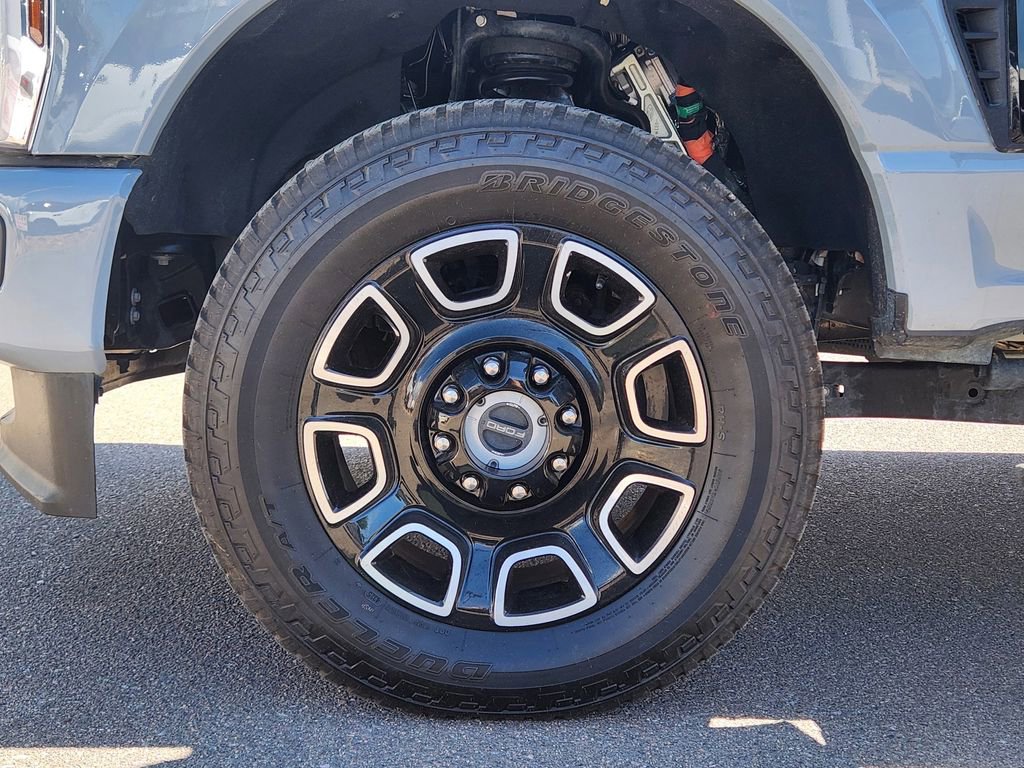 Used 2025 Ford F350 Platinum w/ FX4 Off-Road Package AWD/4WD image 18