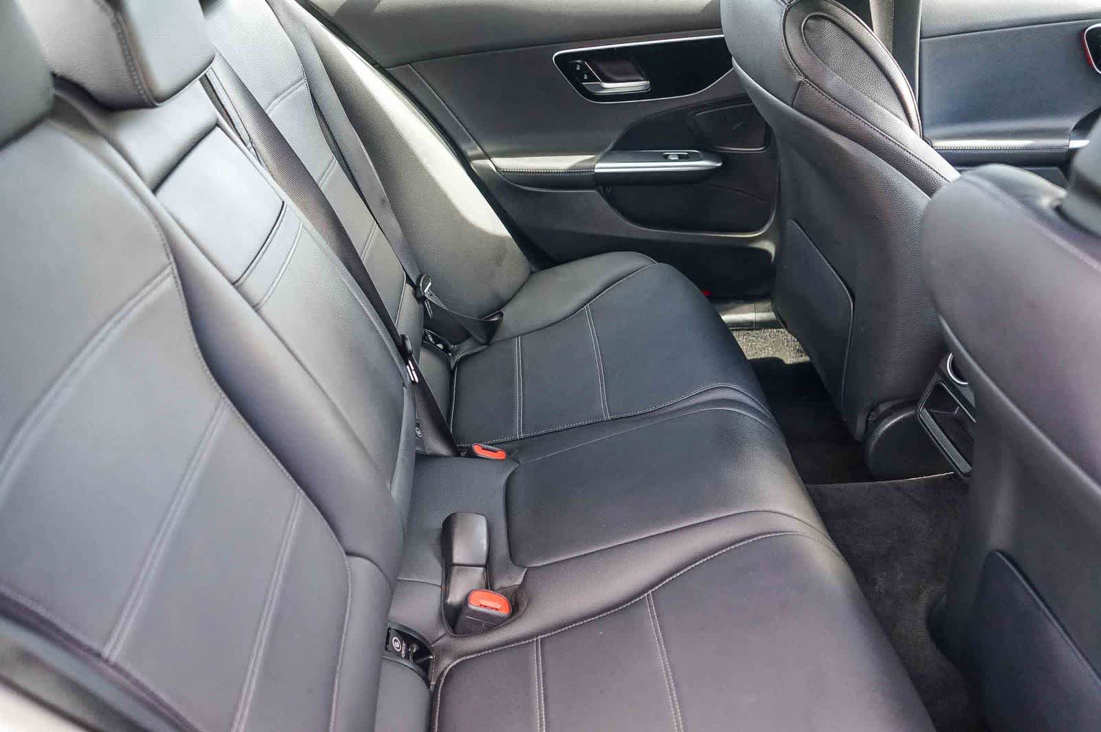 Used 2025 Mercedes-Benz C 300 4MATIC Sedan image 16