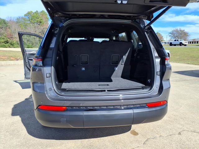 New 2025 Jeep Grand Cherokee L Limited w/ Black Appearance Package image 18