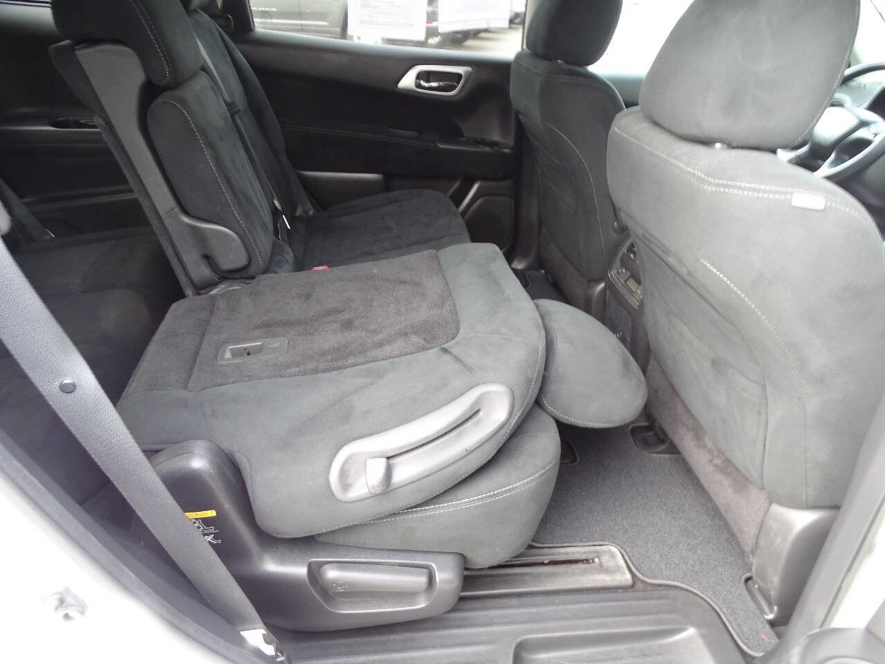 Used 2013 Nissan Pathfinder S image 33