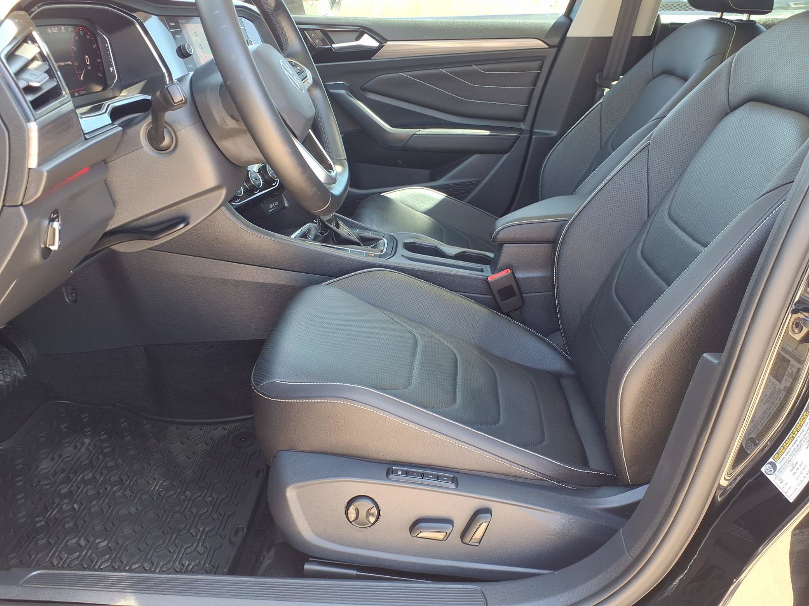 Used 2024 Volkswagen Jetta SEL FWD image 24