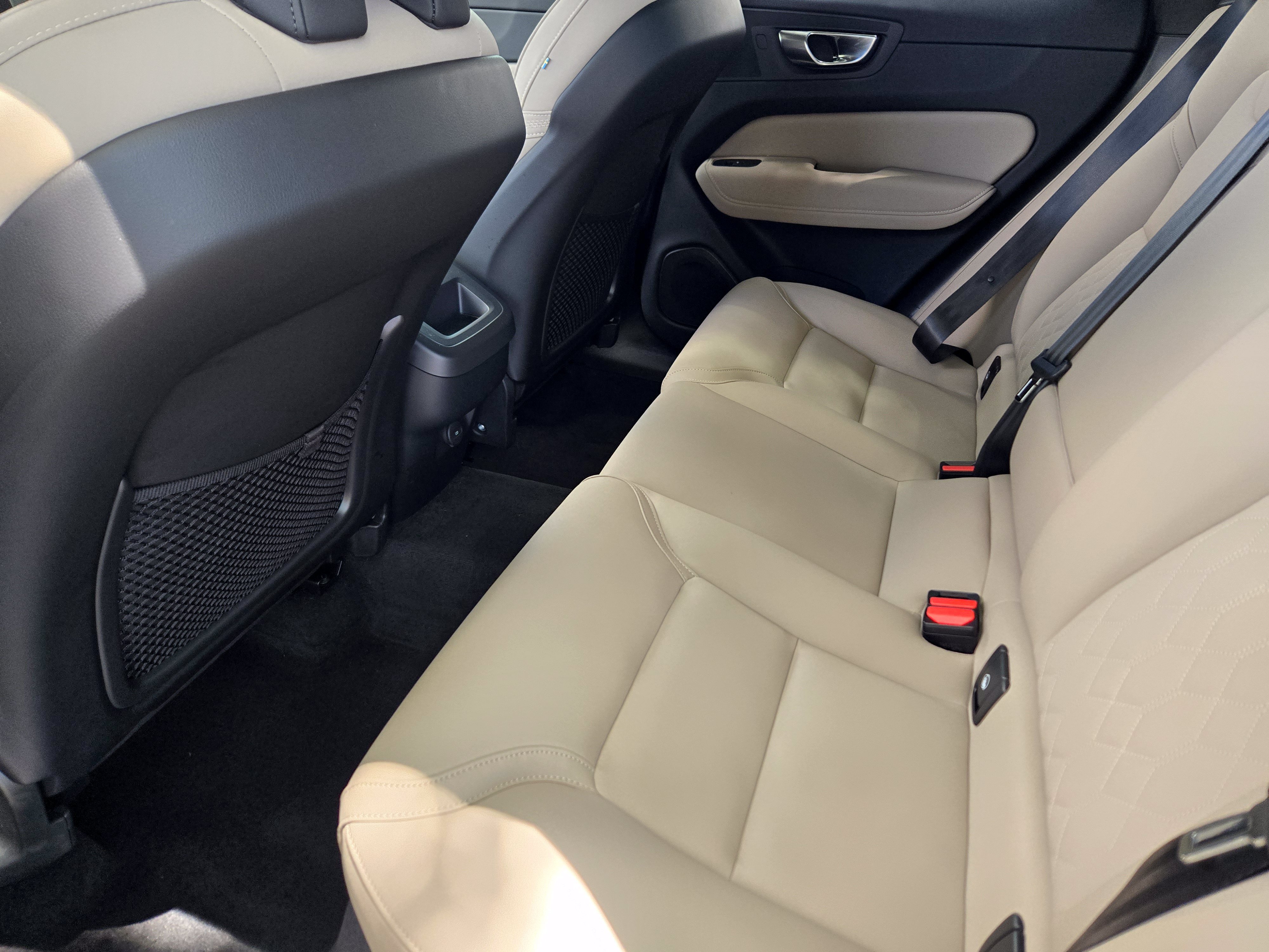 Certified 2026 Volvo XC60 B5 Plus w/ Protection Package Premier AWD/4WD image 30