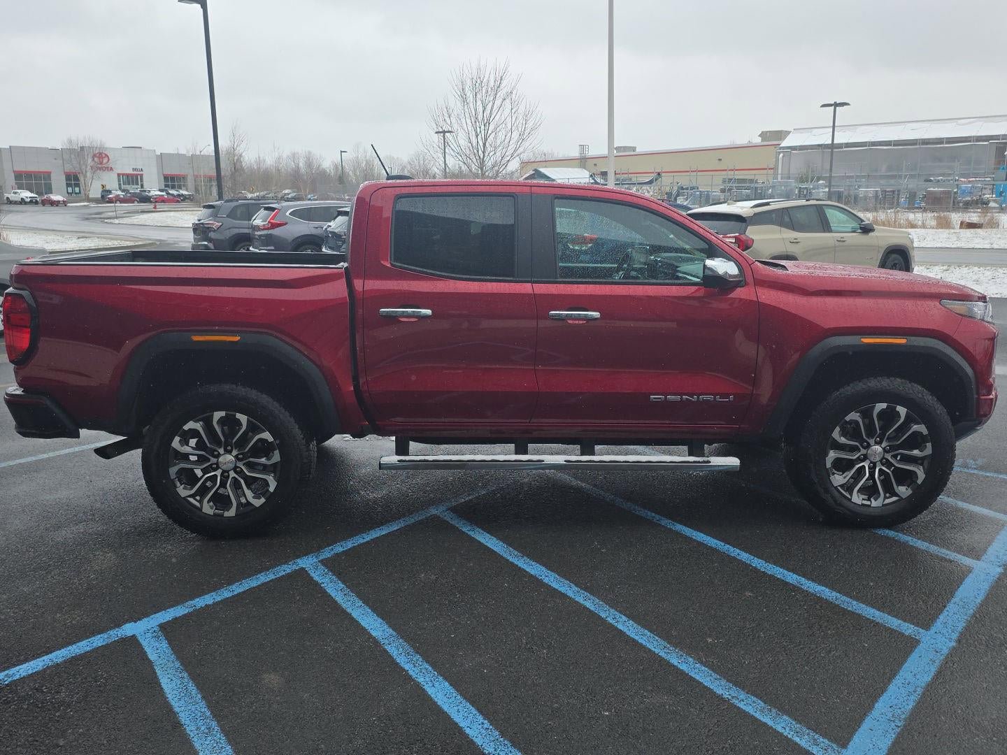 Used 2024 GMC Canyon Denali AWD/4WD image 8