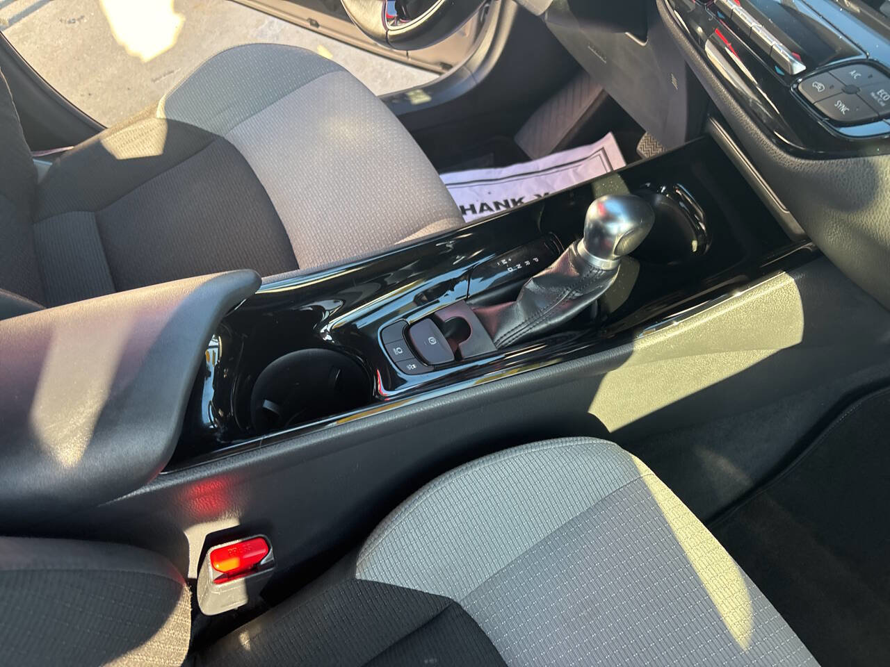 Used 2019 Toyota C-HR LE image 21