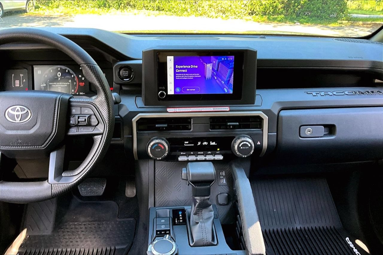 Used 2025 Toyota Tacoma SR AWD/4WD image 9
