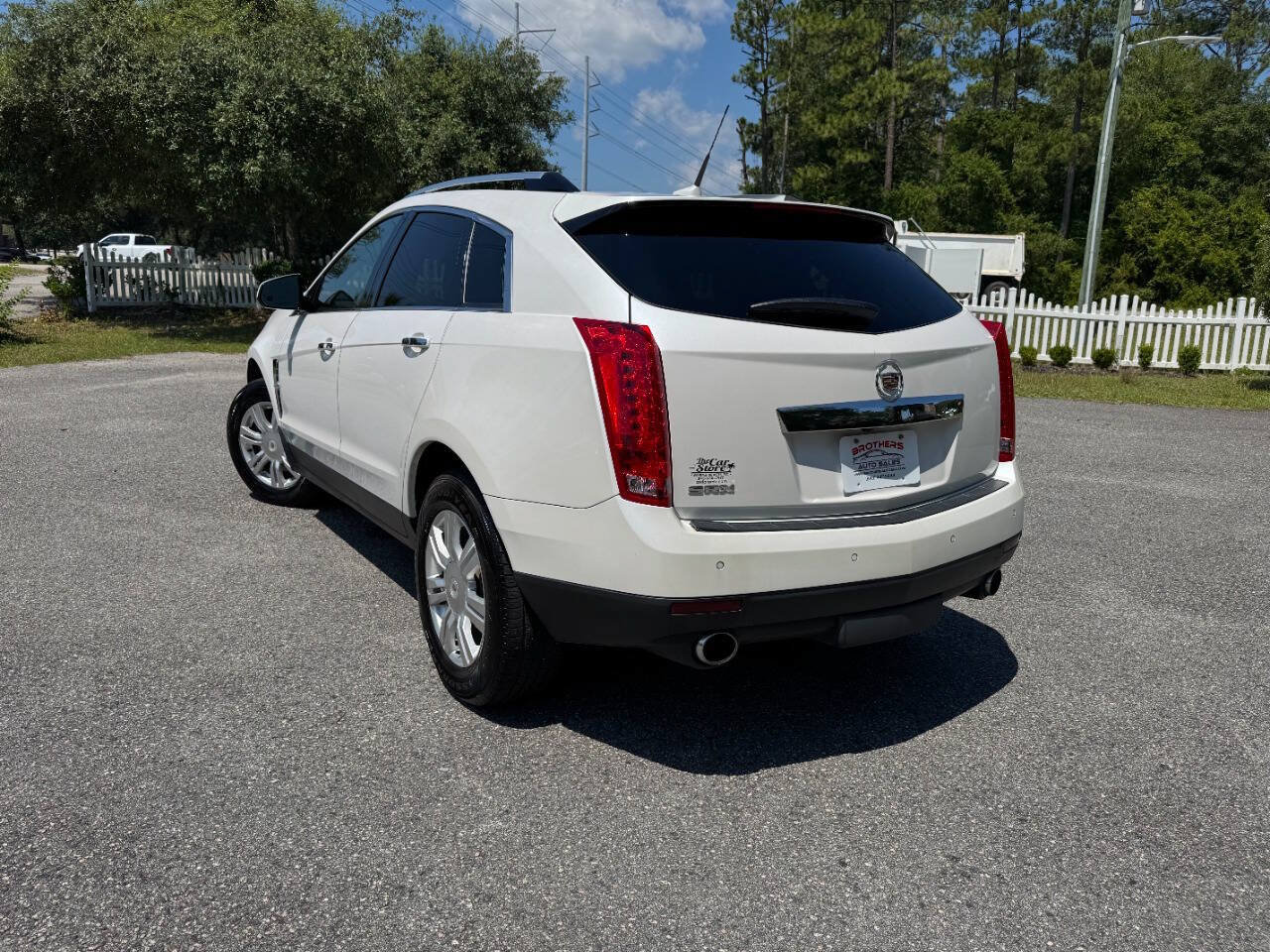 Used 2011 Cadillac SRX Luxury FWD image 32
