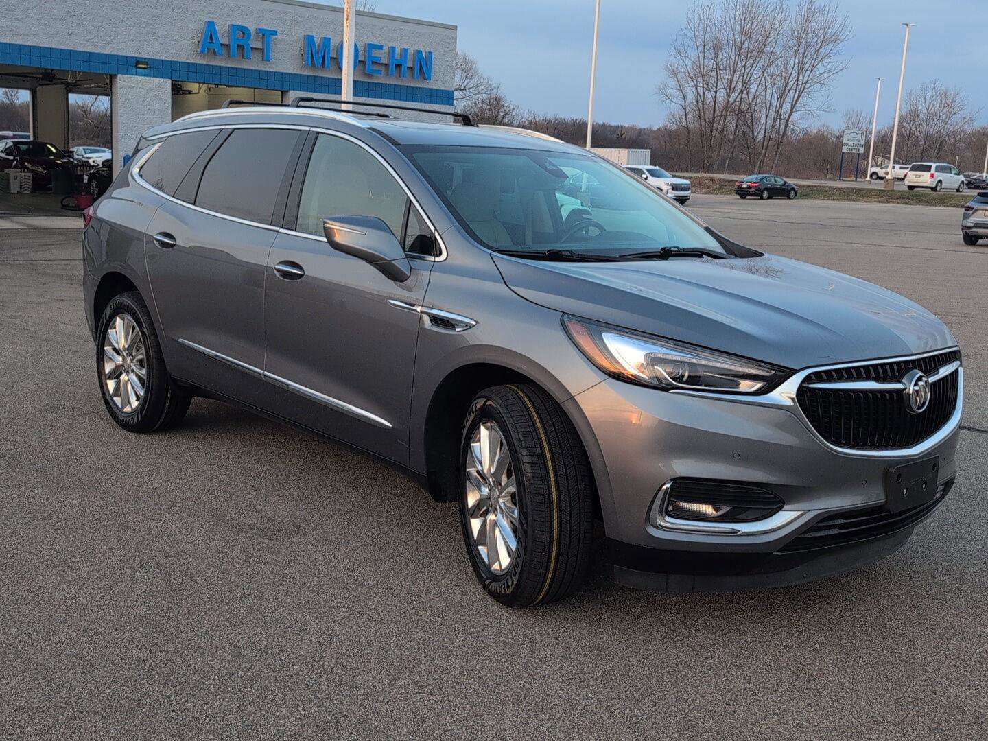 Used 2020 Buick Enclave Premium w/ Sun and Sites Package FWD image 10