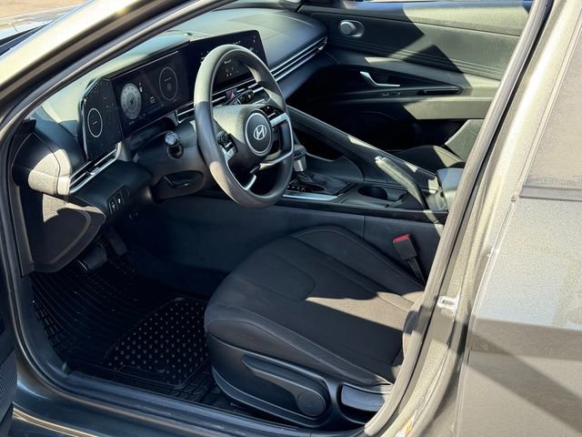Used 2024 Hyundai Elantra SEL FWD image 11