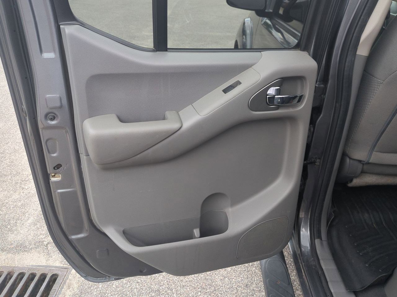 Certified 2021 Nissan Frontier SV w/ Midnight Edition Floor Mats AWD/4WD image 27