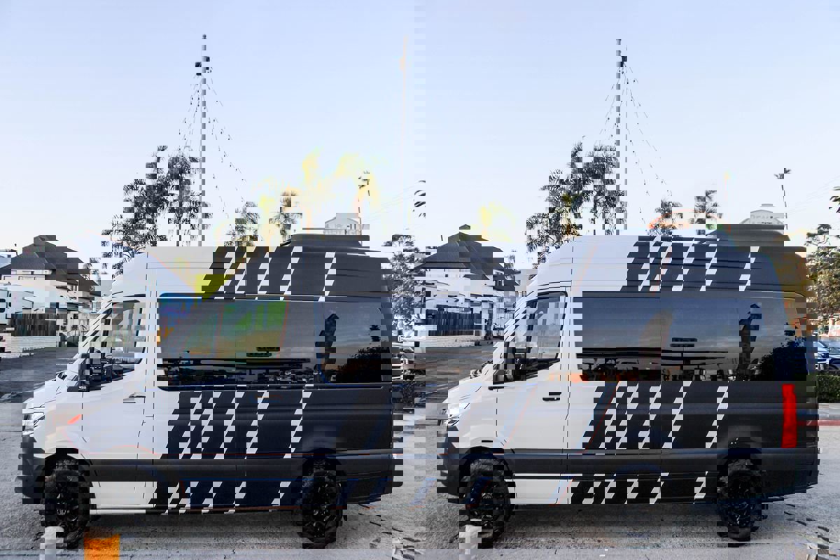 Used 2024 Mercedes-Benz Sprinter 2500 image 2