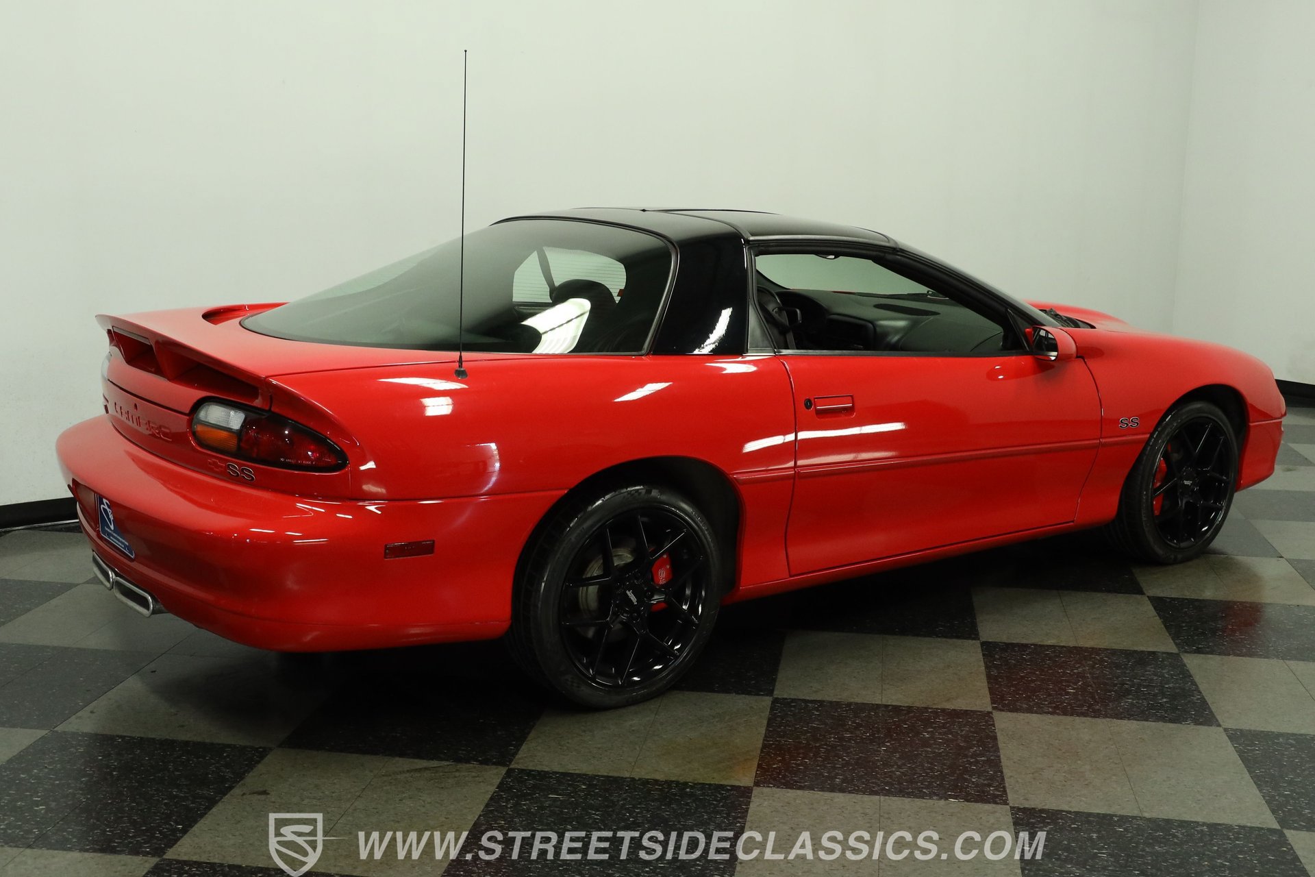 Used 2002 Chevrolet Camaro Z28 w/ SS Performance/Appearance Pkg RWD image 12