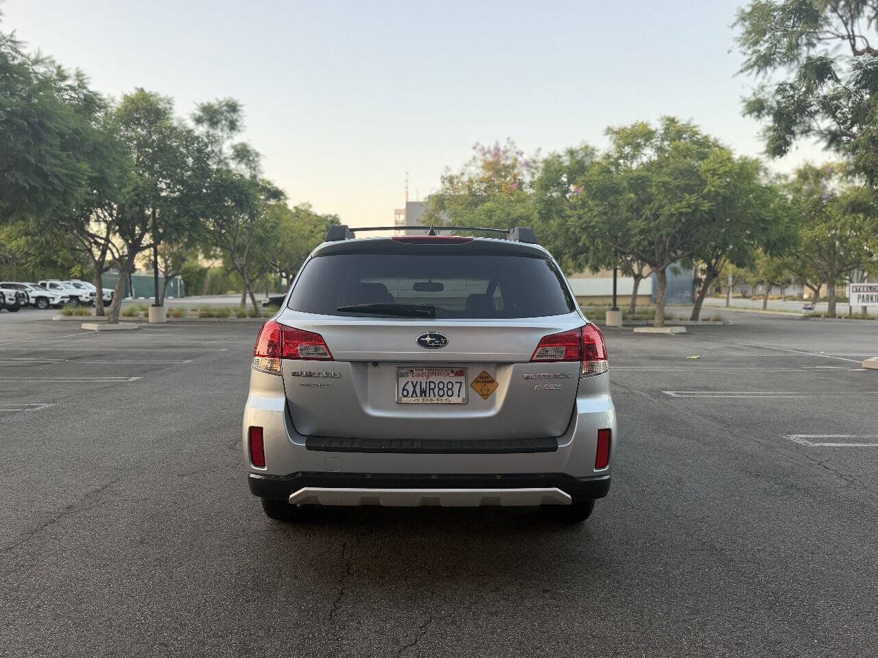 Used 2013 Subaru Outback 2.5i Limited AWD/4WD image 5